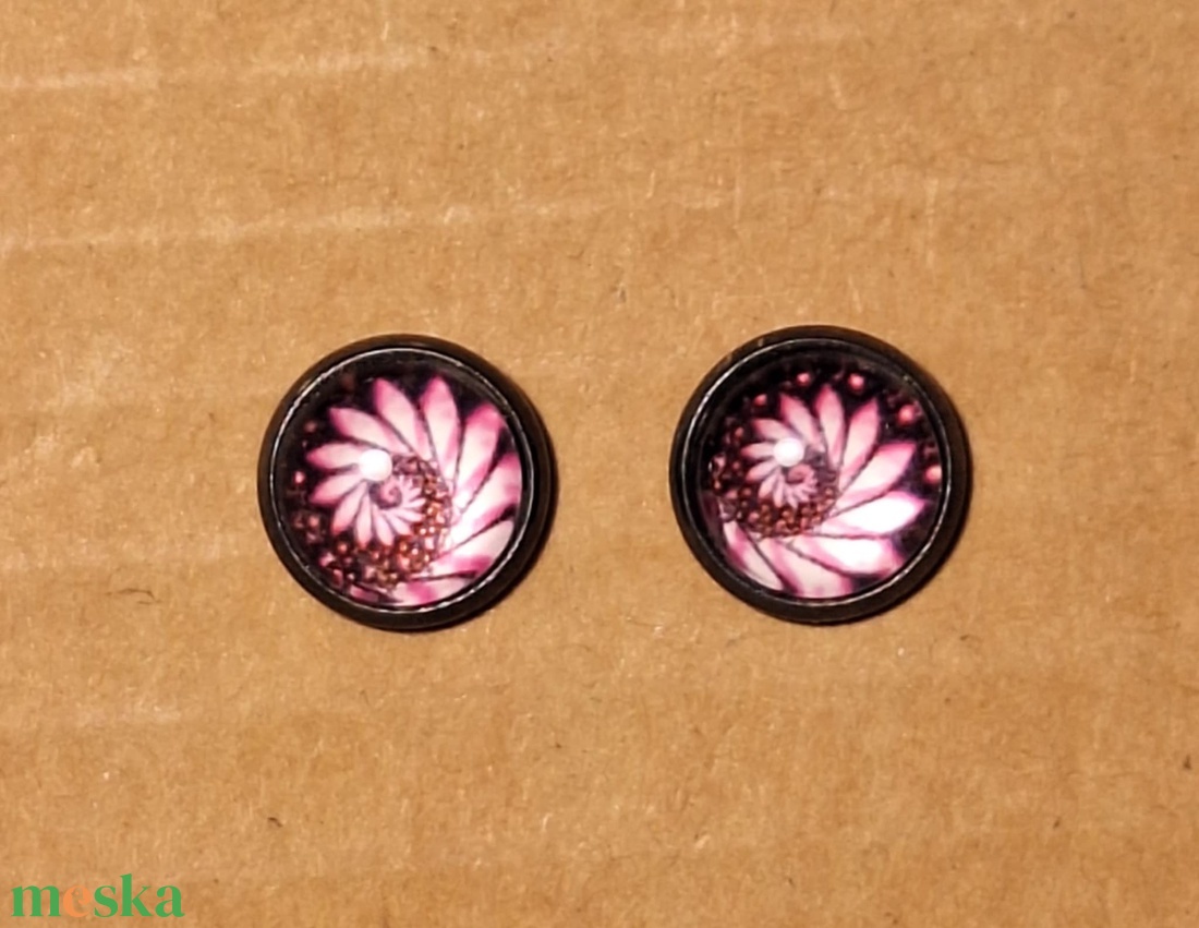 Fülbevaló - swirly magenta - ékszer - fülbevaló - pötty fülbevaló - Meska.hu Fülbevaló - swirly magenta - ékszer - fülbevaló - pötty fülbevaló - Meska.hu