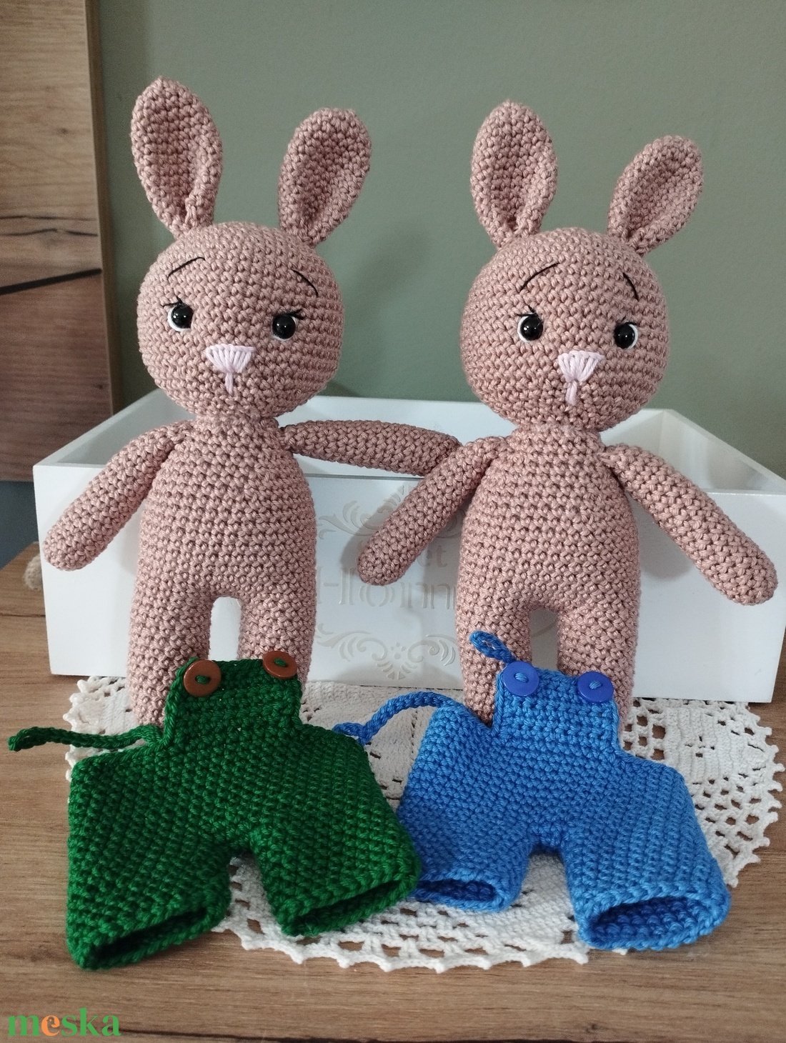 Horgolt amigurumi nyuszi nadrágban - játék & sport - plüssállat & játékfigura - nyuszi - Meska.hu Horgolt amigurumi nyuszi nadrágban - játék & sport - plüssállat & játékfigura - nyuszi - Meska.hu