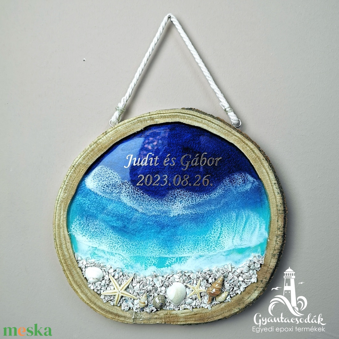 Szülőköszöntő falikép saját felirattal - Tenger fa korongban - Epoxi, epoxy gyanta, műgyanta falikép - Gyantacsodák - esküvő - emlék & ajándék - szülőköszöntő ajándék - Meska.hu