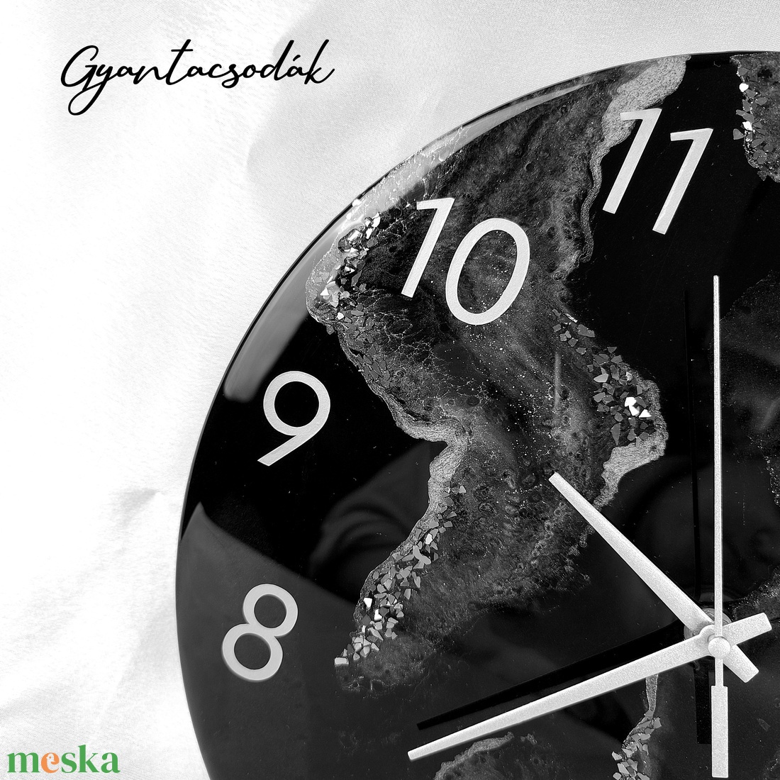 EPOXI GYANTA FALIÓRA - KEREK EZÜST ONIX 33CM - GYANTACSODÁK - otthon & életmód - dekoráció - fali és függő dekoráció - falióra & óra - Meska.hu
