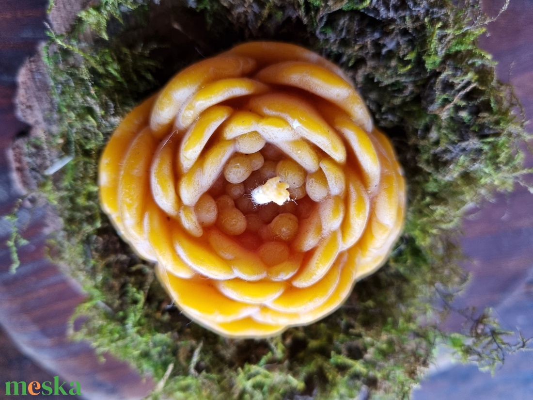 Tavaszi méhviasz boglárkavirág - otthon & életmód - gyertya, illat, aroma - gyertya - Meska.hu