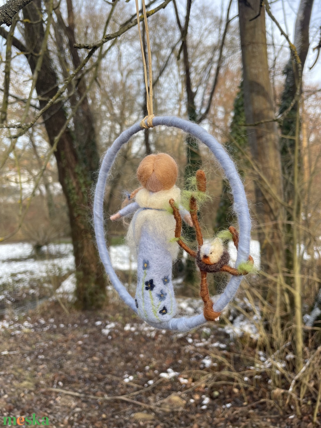 Tavaszváró gyapjú kopogtató - otthon & életmód - dekoráció - ajtó- és ablak dekoráció - ajtódísz & kopogtató - Meska.hu