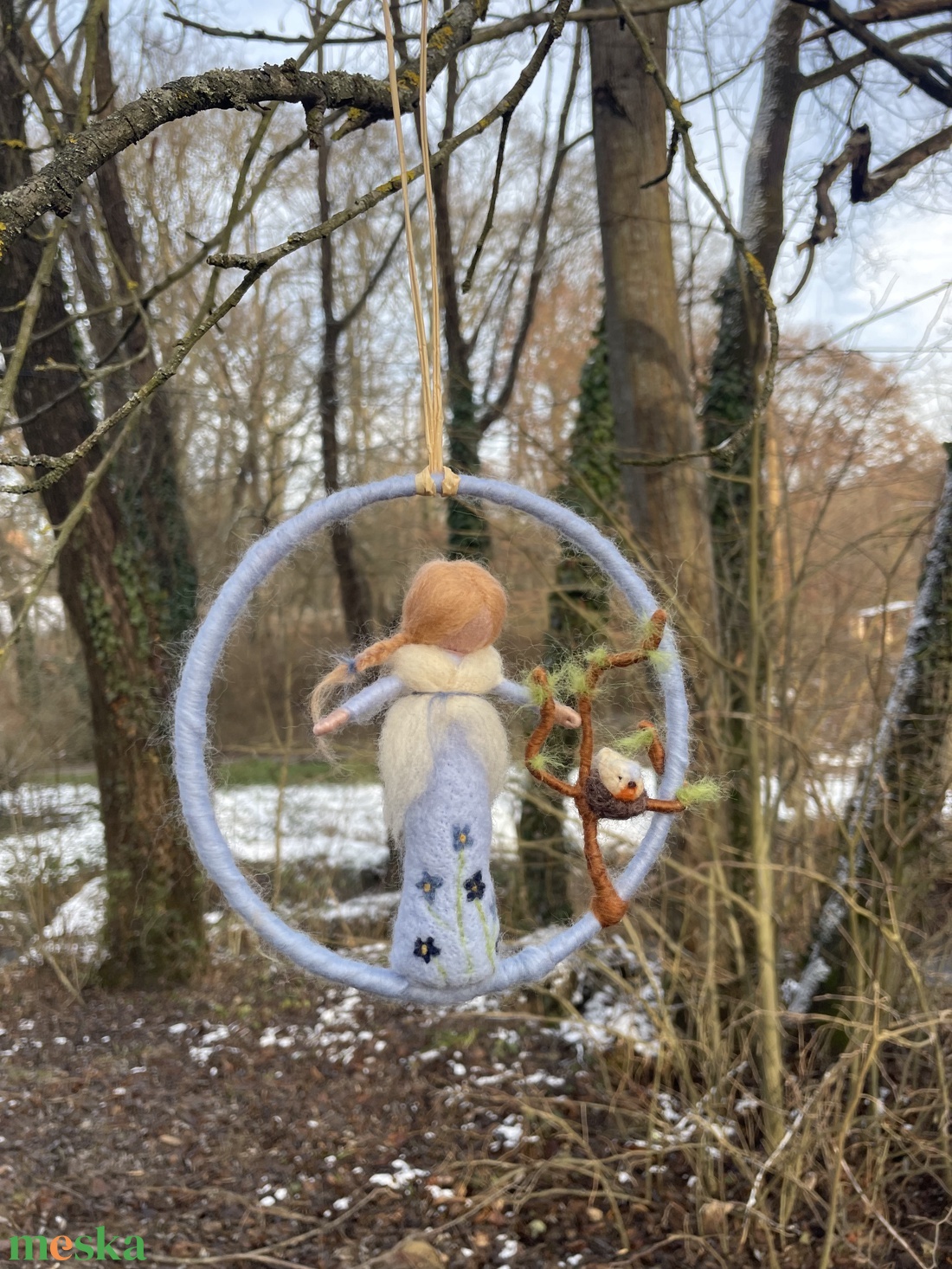 Tavaszváró gyapjú kopogtató - otthon & életmód - dekoráció - ajtó- és ablak dekoráció - ajtódísz & kopogtató - Meska.hu