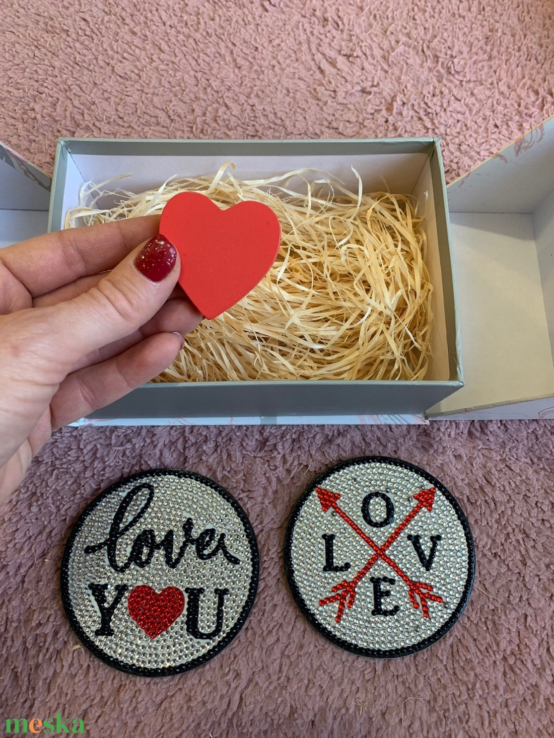 Valentin napi ajándékcsomag poháralátéttel - otthon & életmód - konyhafelszerelés, tálalás - tálalás - tányér- és poháralátét - Meska.hu