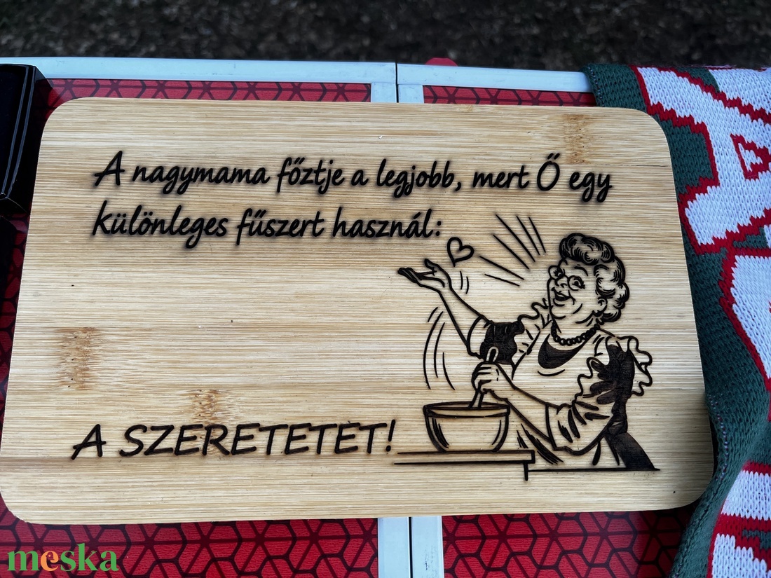 Gravírozott Vágódeszka - otthon & életmód - konyhafelszerelés, tálalás - sütés, főzés - vágódeszka - Meska.hu