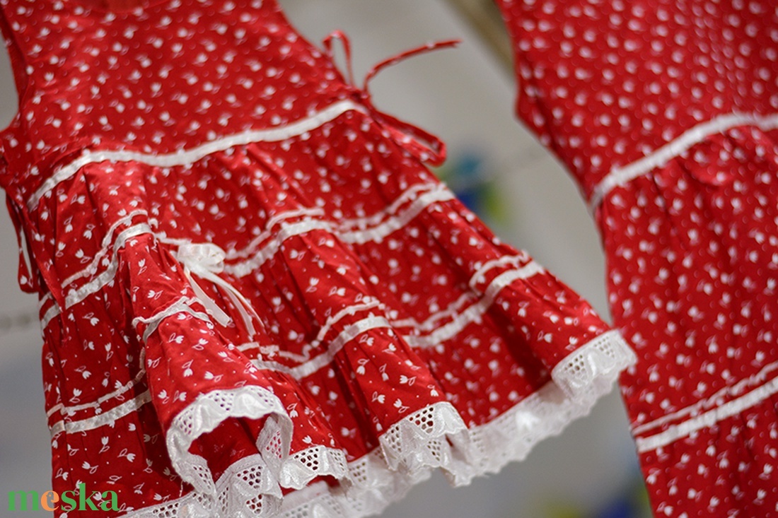 Pirosfestő 62-152-es lány ruha madeira csipke díszítéssel - ruha & divat - babaruha & gyerekruha - ruha - Meska.hu Pirosfestő 62-152-es lány ruha madeira csipke díszítéssel - ruha & divat - babaruha & gyerekruha - ruha - Meska.hu
