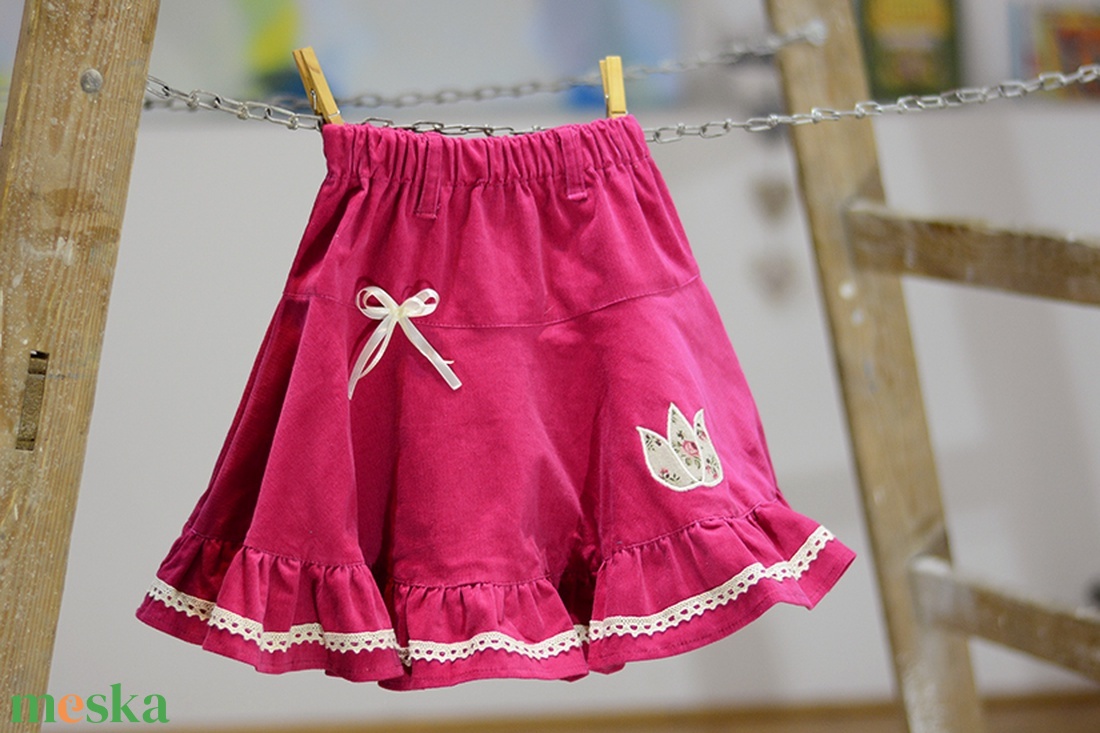 PÖRGŐS kord szoknya, 74-164-es, sötét rózsaszín, lány, pamut  csipke díszítéssel  - ruha & divat - babaruha & gyerekruha - szoknya - Meska.hu