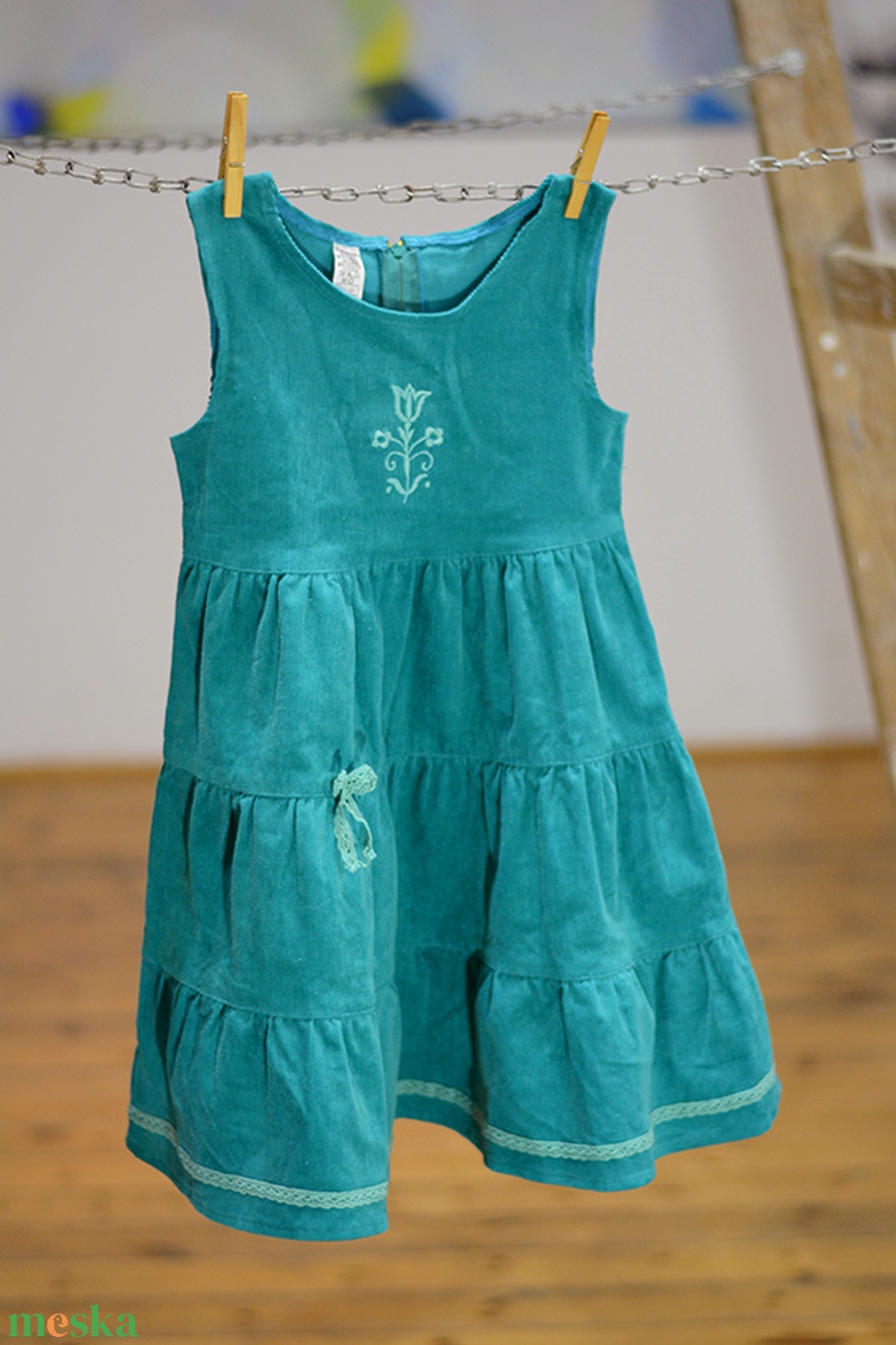 Kord ruha 110-152-es, világos türkiz kék, hímzéssel, pamut csipkével - ruha & divat - babaruha & gyerekruha - ruha - Meska.hu