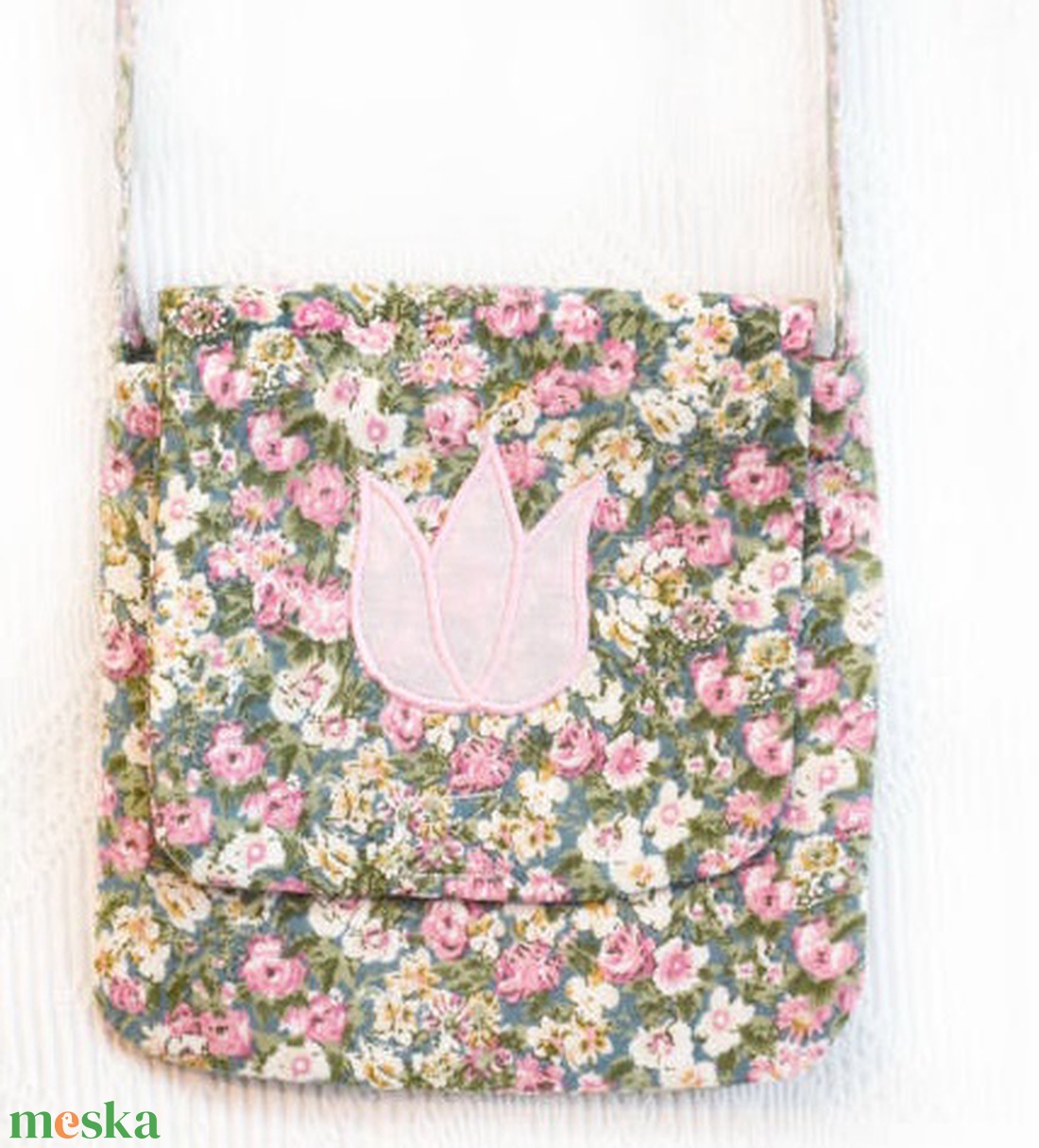 Zöld-rózsaszín apró virágos táska - táska & tok - kézitáska & válltáska - vállon átvethető táska - Meska.hu