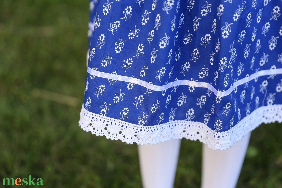 Középkék néptáncos szoknya 20-35 cm, apró virágos, kékfestő mintájú (NEM pörgős, 150 cm körben) - ruha & divat - babaruha & gyerekruha - szoknya - Meska.hu