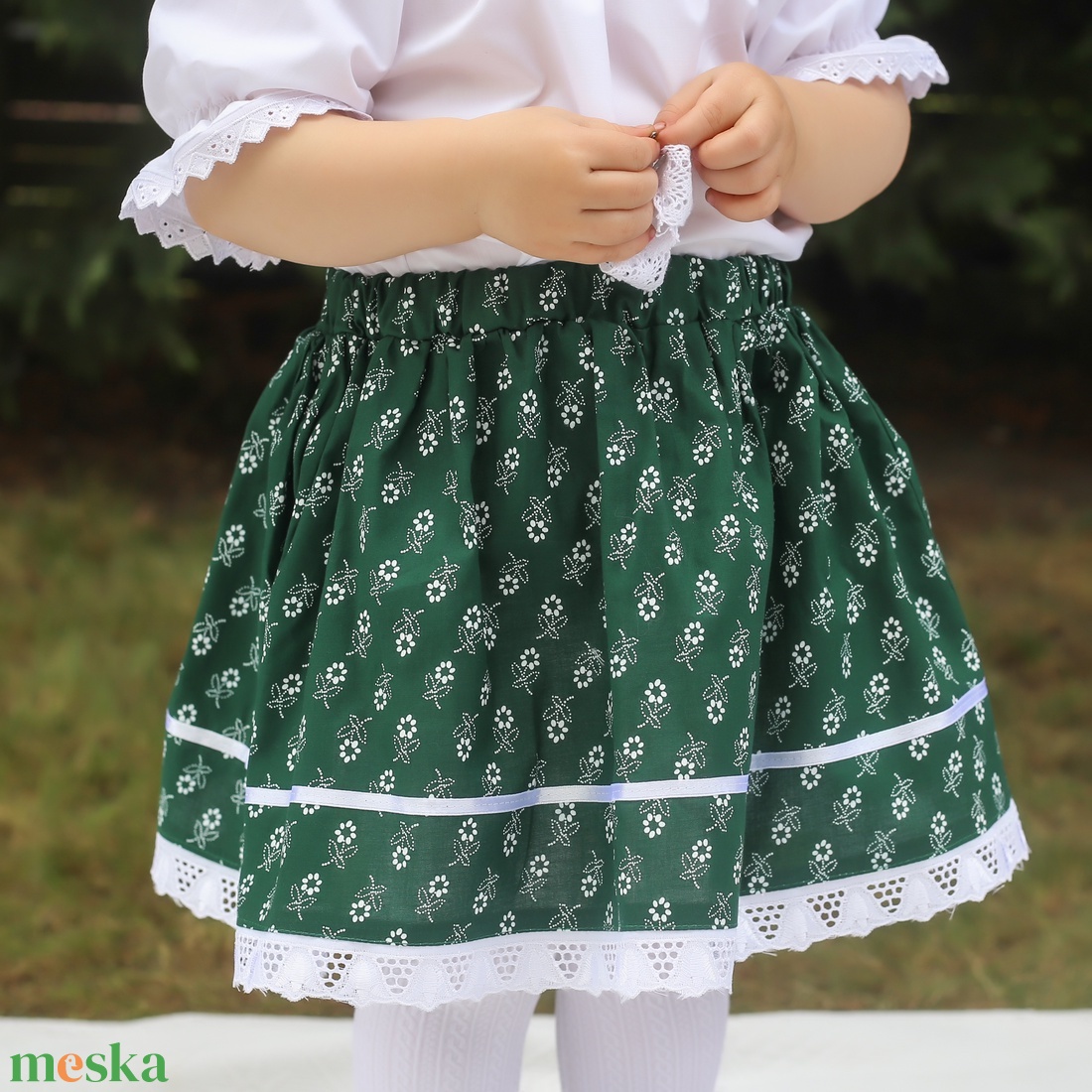 Zöld néptáncos szoknya 20-35 cm, apró virágos, zöldfestő mintájú (NEM pörgős, 150 cm körben) - ruha & divat - női ruha - szoknya - Meska.hu