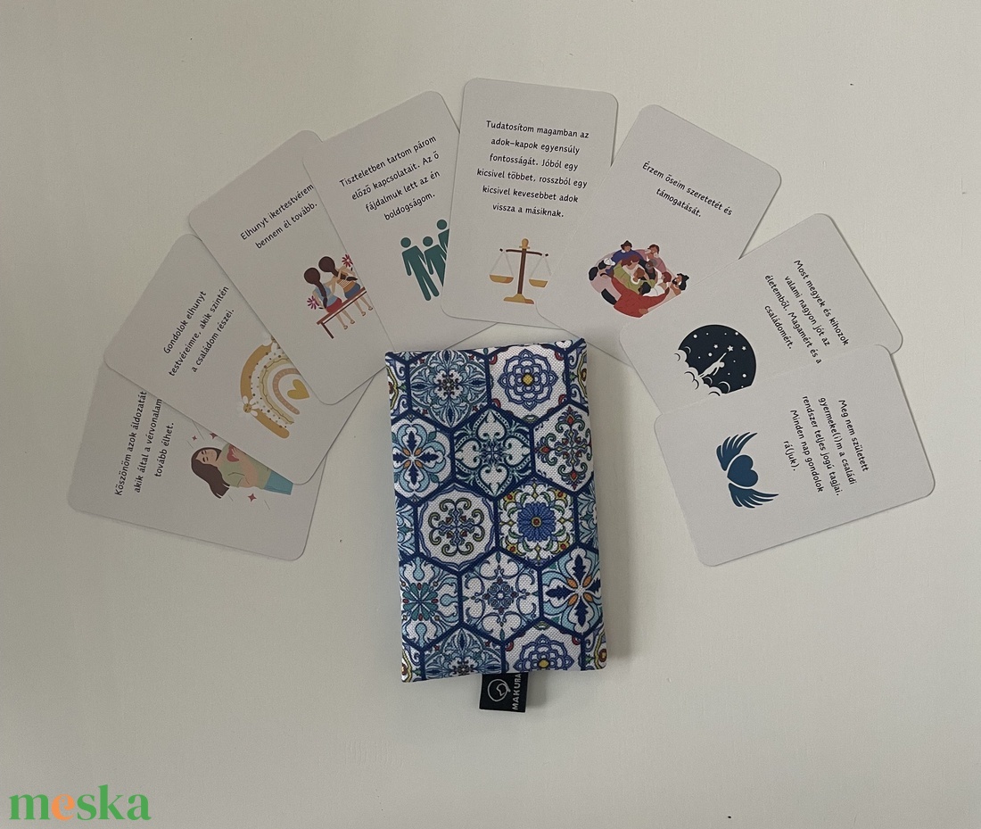 Családi rendszerem kártyapakli kék kártyatartóban - játék & sport - táblajáték és kártyajáték - kártya - Meska.hu Családi rendszerem kártyapakli kék kártyatartóban - játék & sport - táblajáték és kártyajáték - kártya - Meska.hu