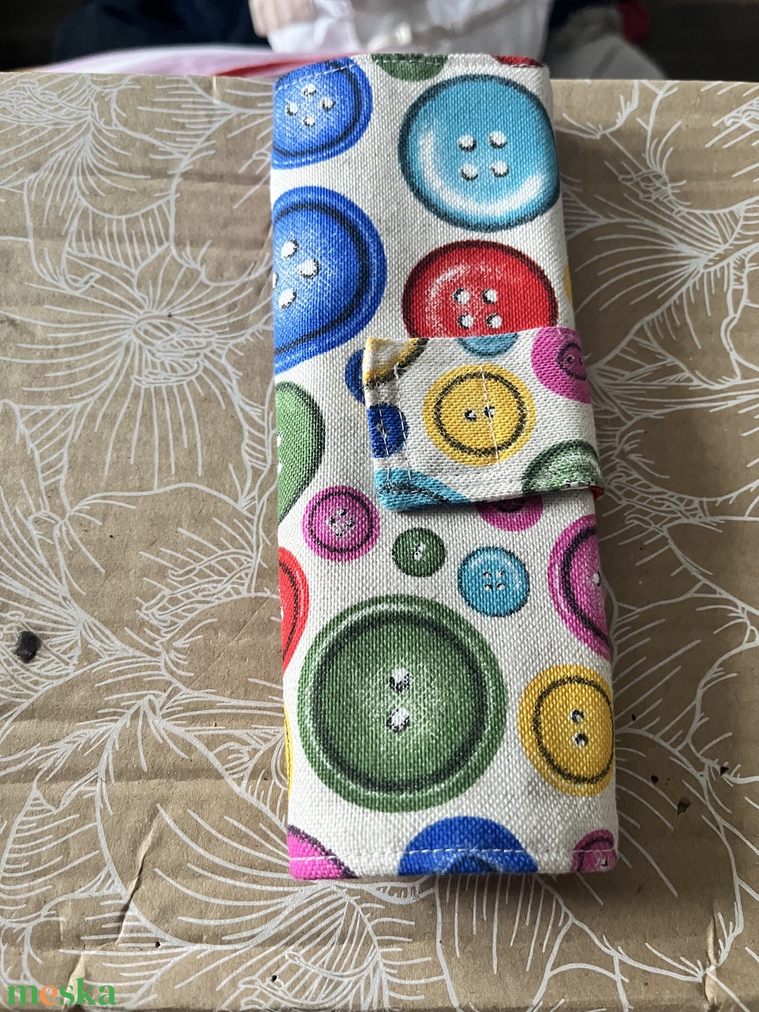 Kézzel készült textil ecsettartó � feltekerhető tároló - szépségápolás - arcápolás - smink kellék - Meska.hu