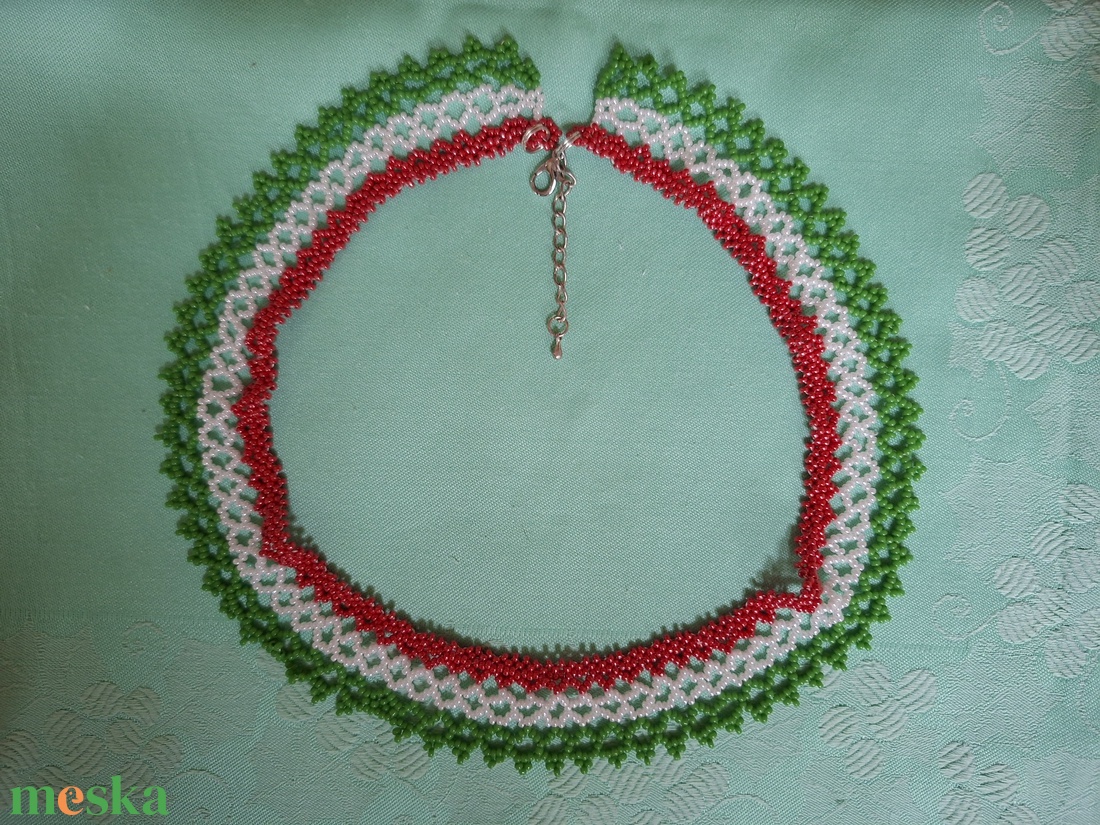 Trikolór tászli - ékszer - nyaklánc - gyöngyös nyaklánc - Meska.hu