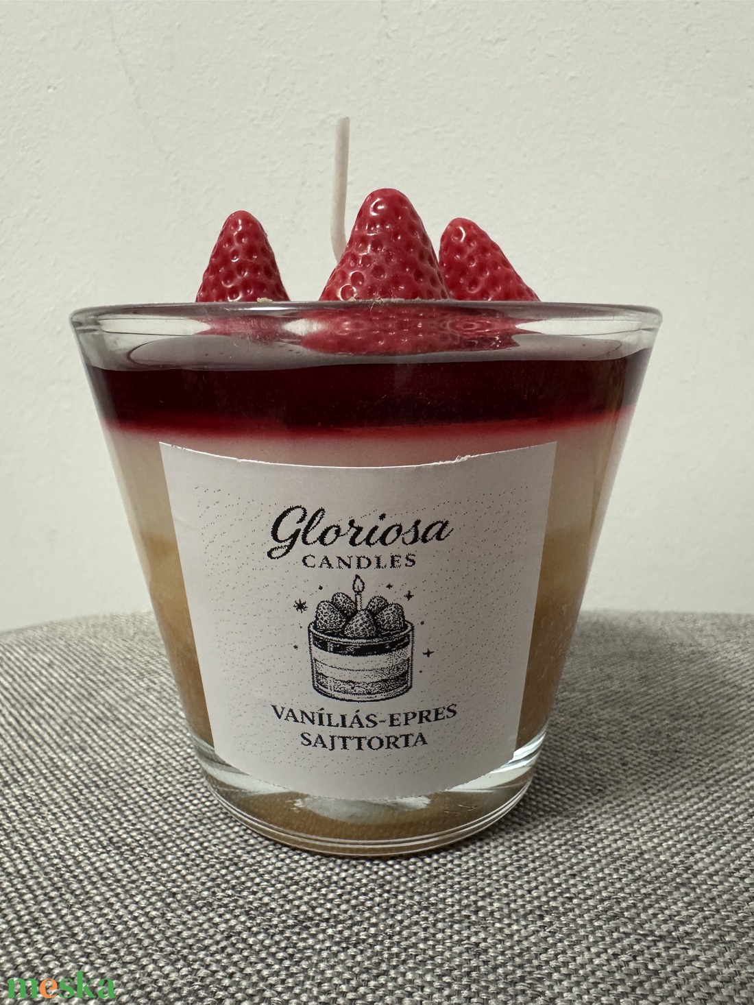 Vaníliás-epres sajttorta desszertgyertya - kellékek & szerszámok - dekorációs kellékek - dekorációs gyertya - Meska.hu