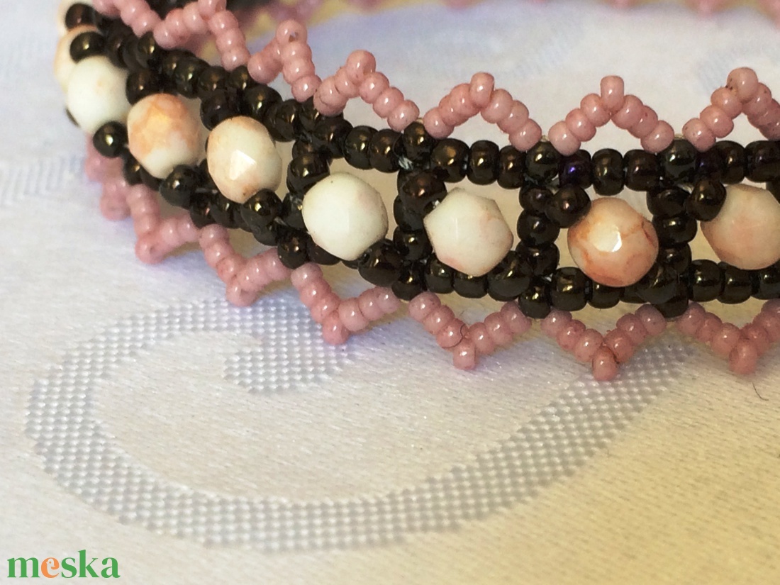 Rózsás romantika karkötő - ékszer - karkötő - gyöngyös karkötő - Meska.hu