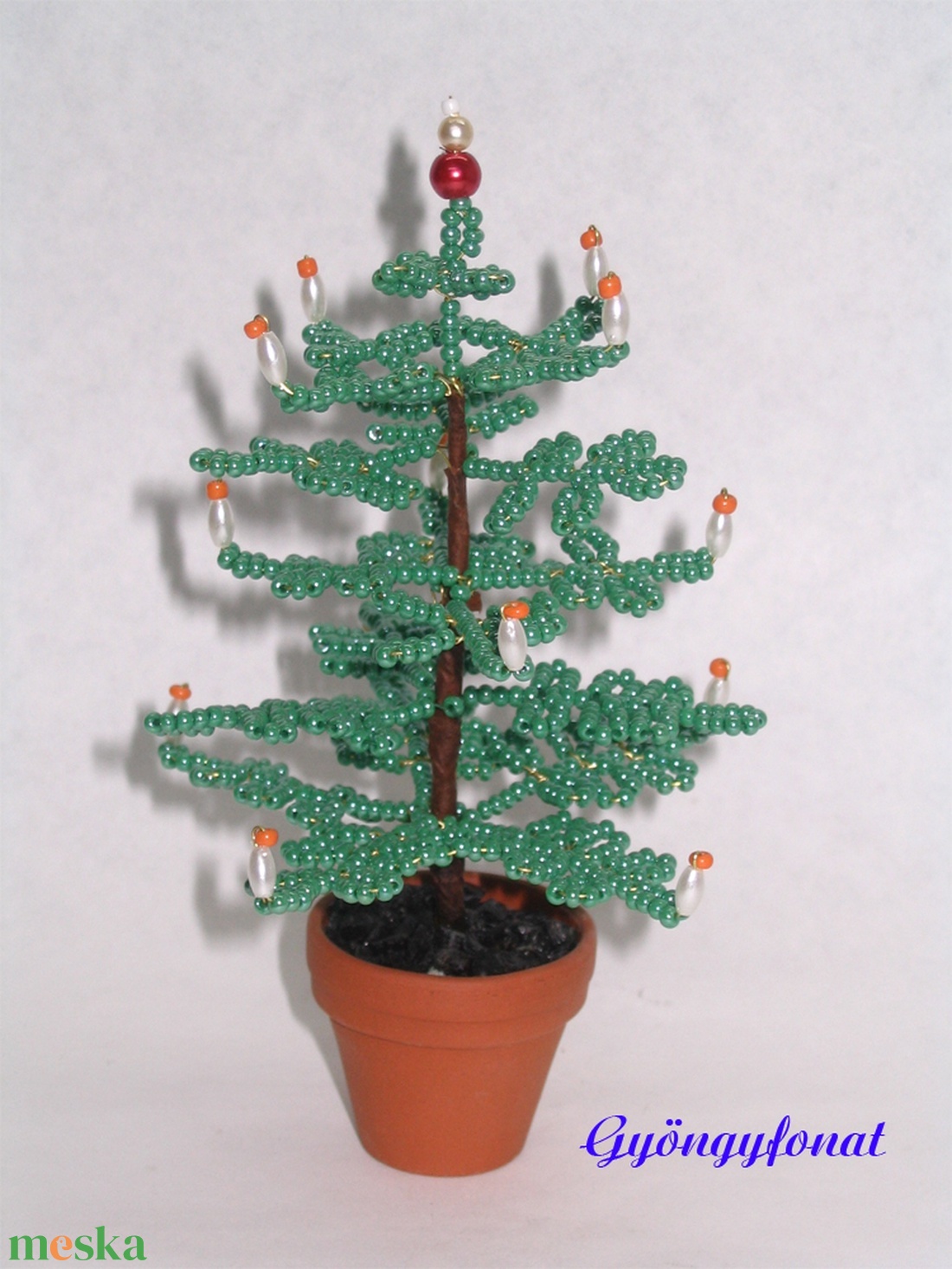 Karácsonyfa gyöngyből  - karácsony - karácsonyi lakásdekoráció - karácsonyi lakásdíszek - Meska.hu