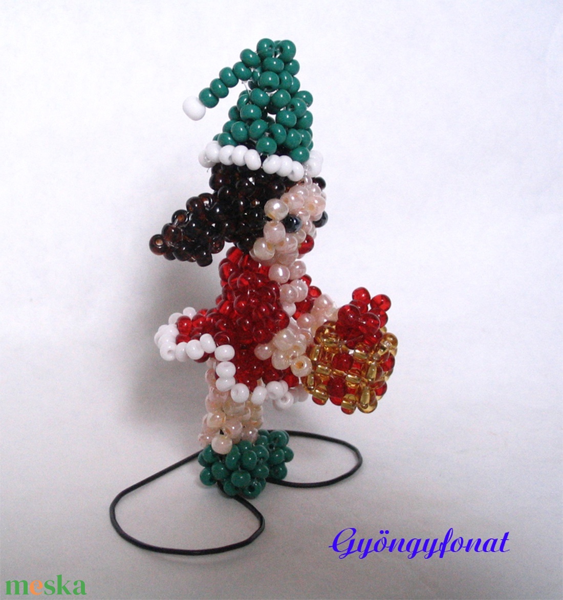 A Mikulás segítóje - karácsonyi dísz gyöngyből - karácsony - karácsonyi lakásdekoráció - karácsonyi manók, figurák - Meska.hu