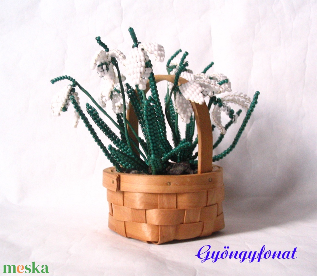 Hóvirág háncskosárban, gyöngyből, asztaldísz - otthon & lakás - dekoráció - virágdísz és tartó - cserép & kaspó - Meska.hu