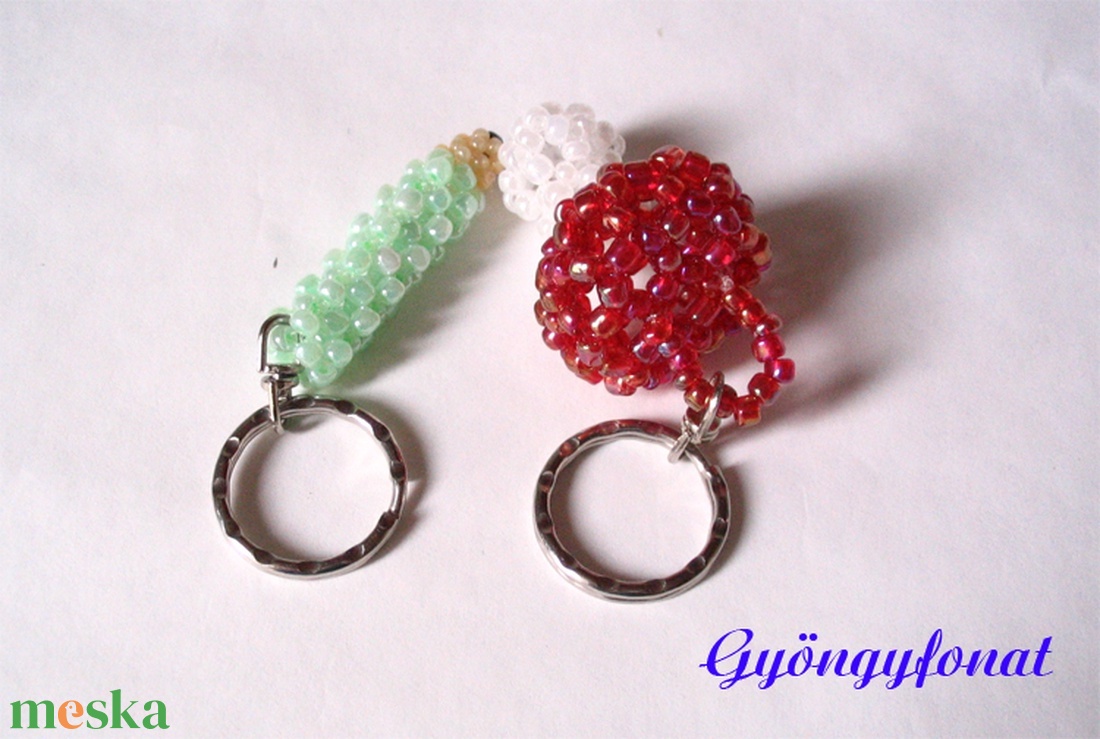 Gyöngy kulcstartó  - táska & tok - kulcstartó & táskadísz - kulcstartó - Meska.hu