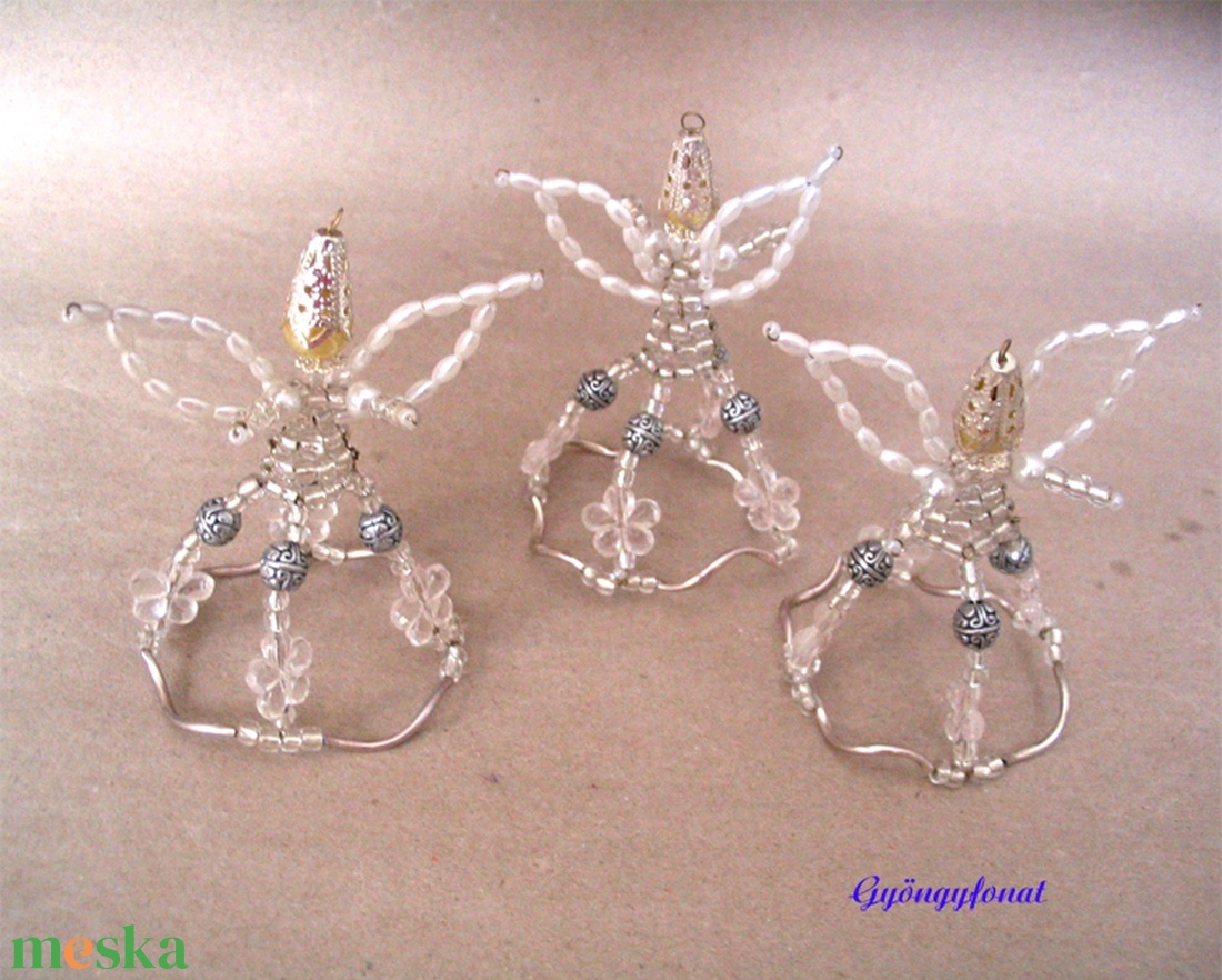 Angyalka, karácsonyfadísz gyöngyből - karácsony - karácsonyi lakásdekoráció - karácsonyfadíszek - Meska.hu