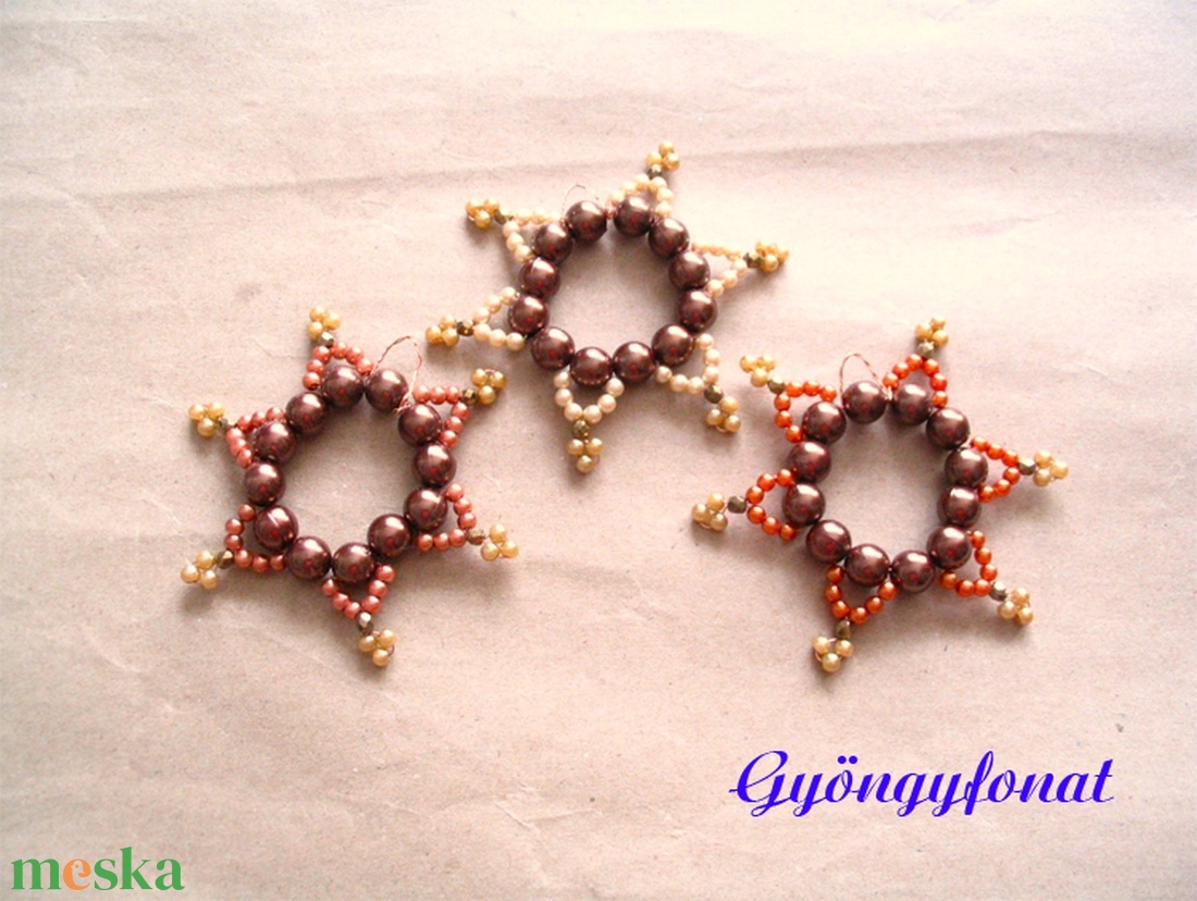 Karácsonyfa dísz gyöngyből  - karácsony - karácsonyi lakásdekoráció - karácsonyfadíszek - Meska.hu