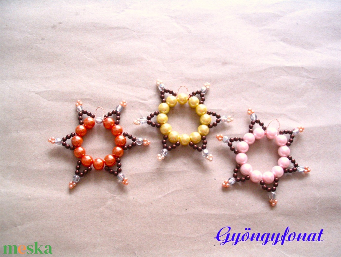 Karácsonyfa dísz - gyöngyből  - karácsony - karácsonyi lakásdekoráció - karácsonyfadíszek - Meska.hu