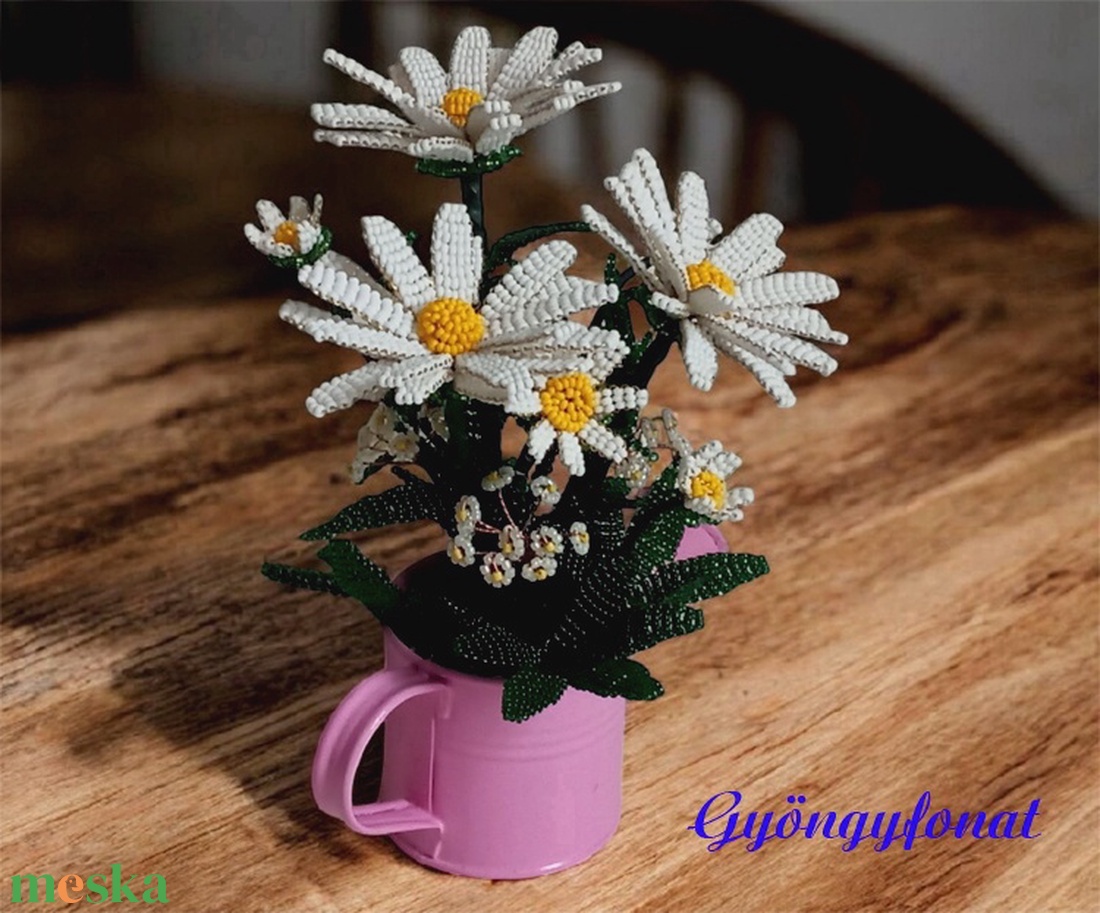 Margaréta gyöngyből, asztaldísz - otthon & életmód - dekoráció - asztal és polc dekoráció - asztaldísz - Meska.hu