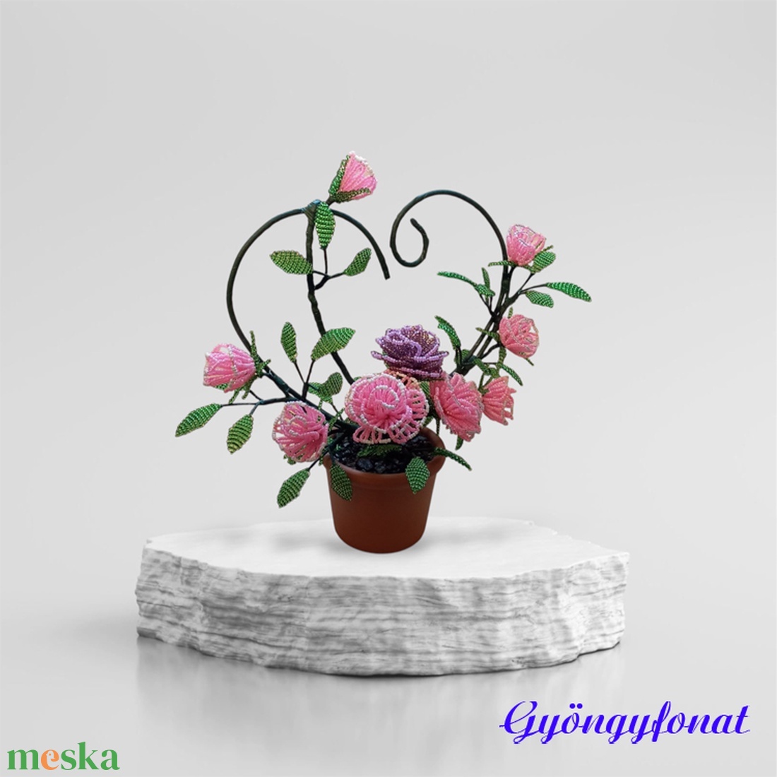 Rózsás asztaldísz gyöngyből - otthon & életmód - virágdekoráció - virágdíszek - asztali virágdísz - Meska.hu