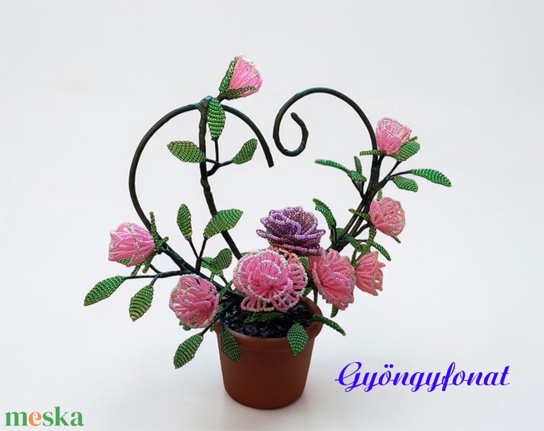 Rózsás asztaldísz gyöngyből - otthon & életmód - virágdekoráció - virágdíszek - asztali virágdísz - Meska.hu