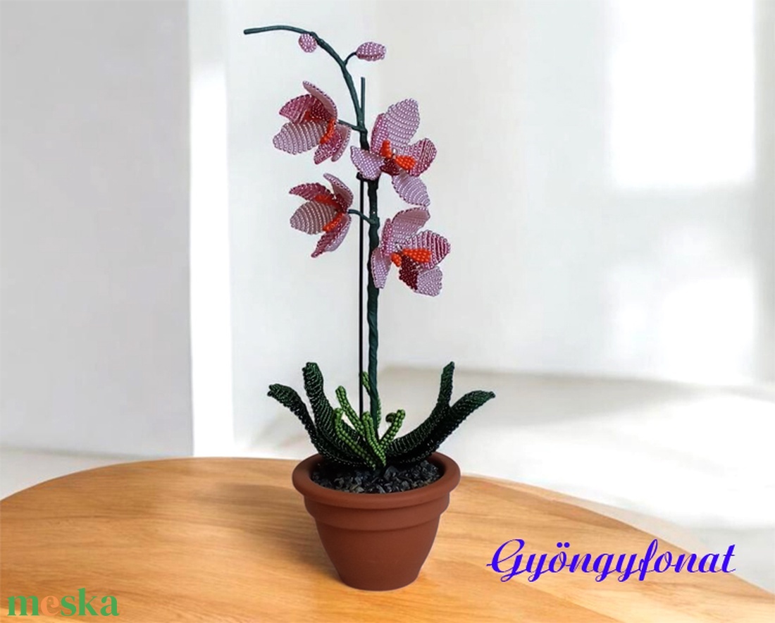 Orchidea, asztaldísz gyöngyből Anyák napjára - otthon & életmód - virágdekoráció - virágdíszek - asztali virágdísz - Meska.hu
