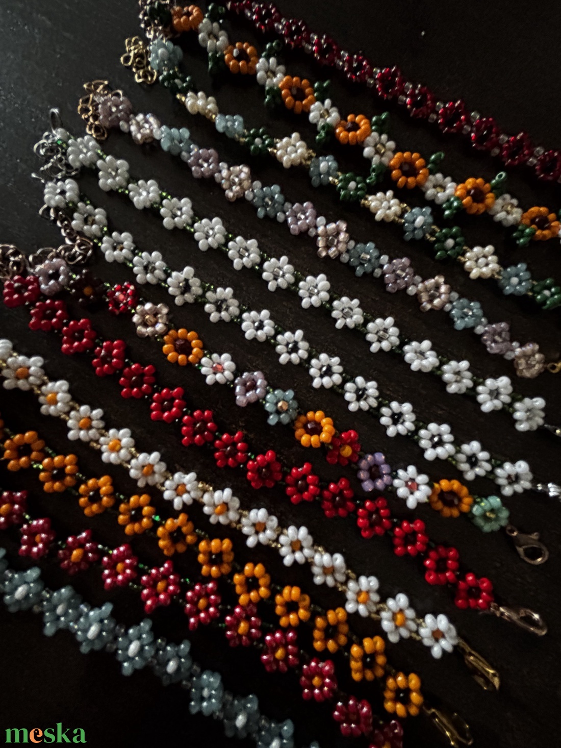 � Vérvörös pipacsos gyöngy karkötő - ékszer - karkötő - gyöngyös karkötő - Meska.hu