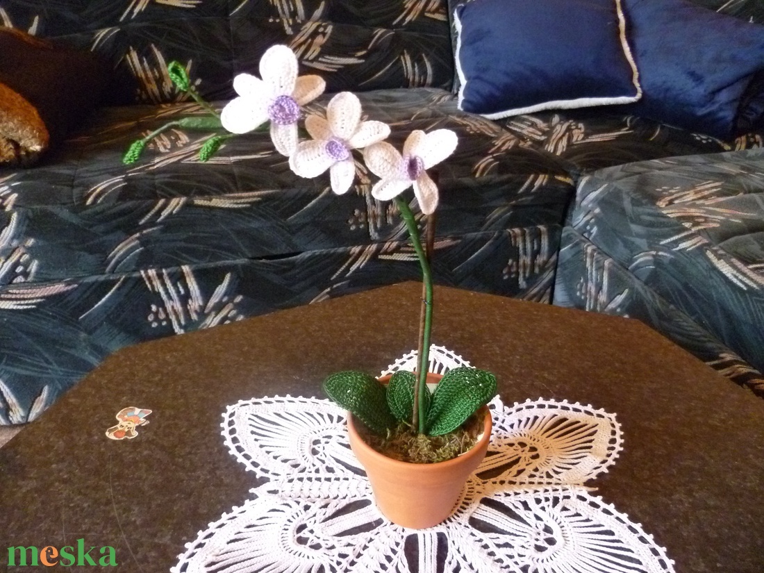 Horgolt Mini Orchidea - otthon & életmód - dekoráció - asztal és polc dekoráció - asztaldísz - Meska.hu
