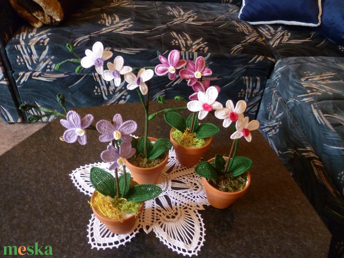Horgolt Mini Orchidea - otthon & életmód - dekoráció - asztal és polc dekoráció - asztaldísz - Meska.hu