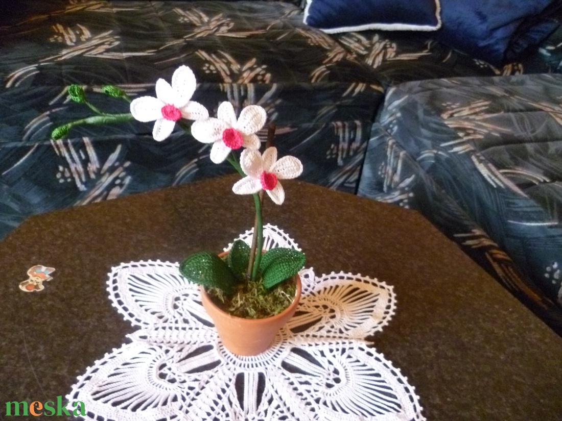 Horgolt Mini Orchidea - otthon & életmód - dekoráció - asztal és polc dekoráció - asztaldísz - Meska.hu
