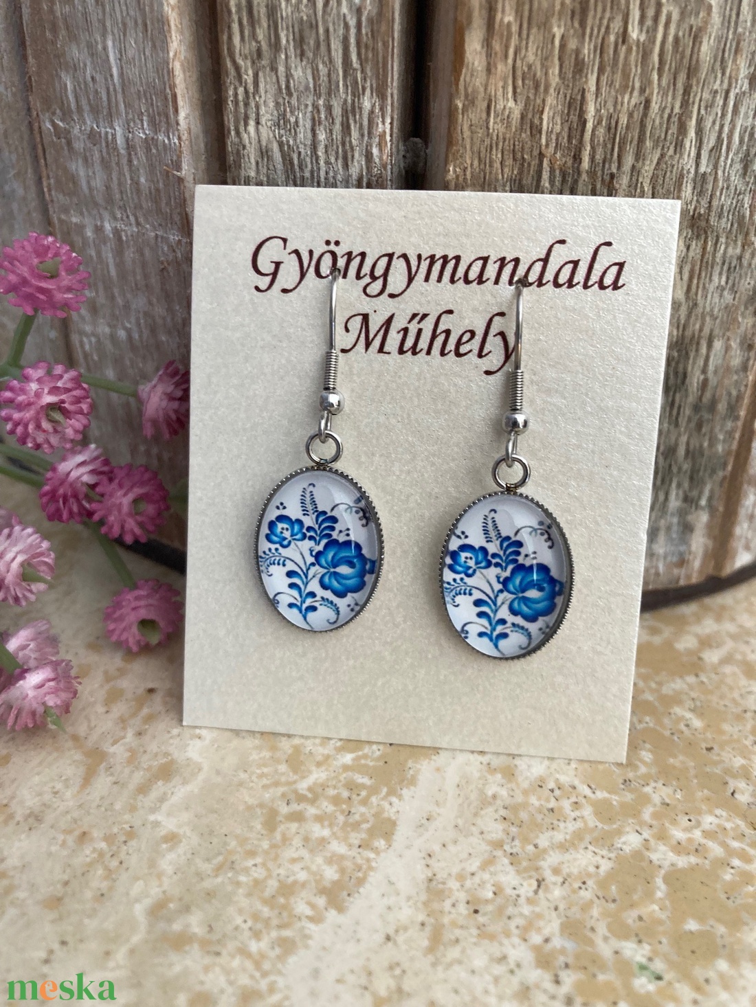 Üveglencsés nemesacél divatékszer! - kék virágos - ékszer - fülbevaló - lógó fülbevaló - Meska.hu