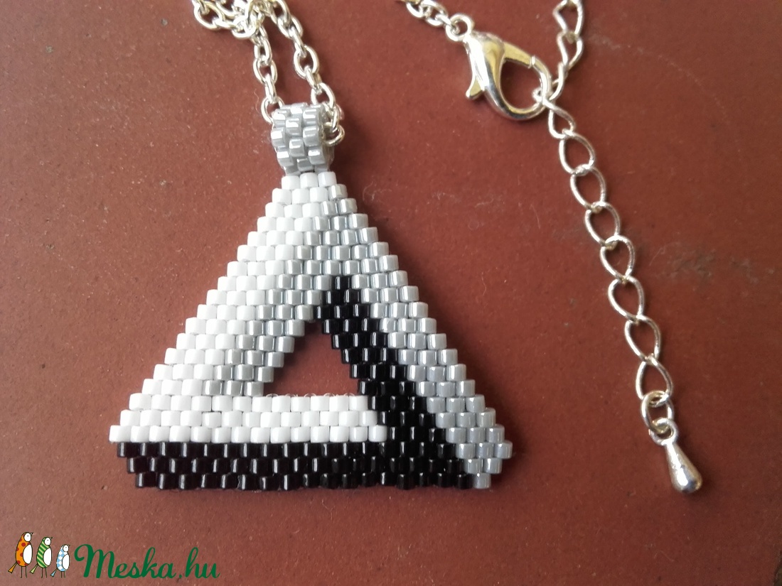 Penrose-háromszög medál ezüstszínű nyakláncon -  - Meska.hu