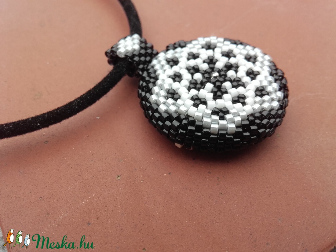 Arany-fekete-ezüst 2 az 1-ben mandala medál bársony nyakláncon -  - Meska.hu