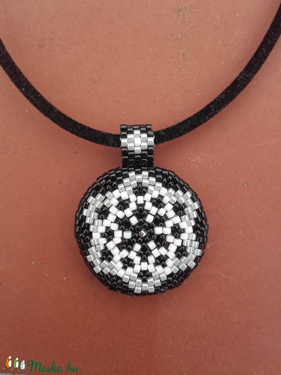 Arany-fekete-ezüst 2 az 1-ben mandala medál bársony nyakláncon -  - Meska.hu