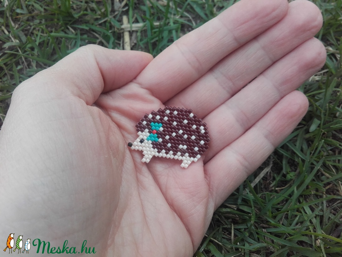 Türkiz masnis süni kitűző -  - Meska.hu