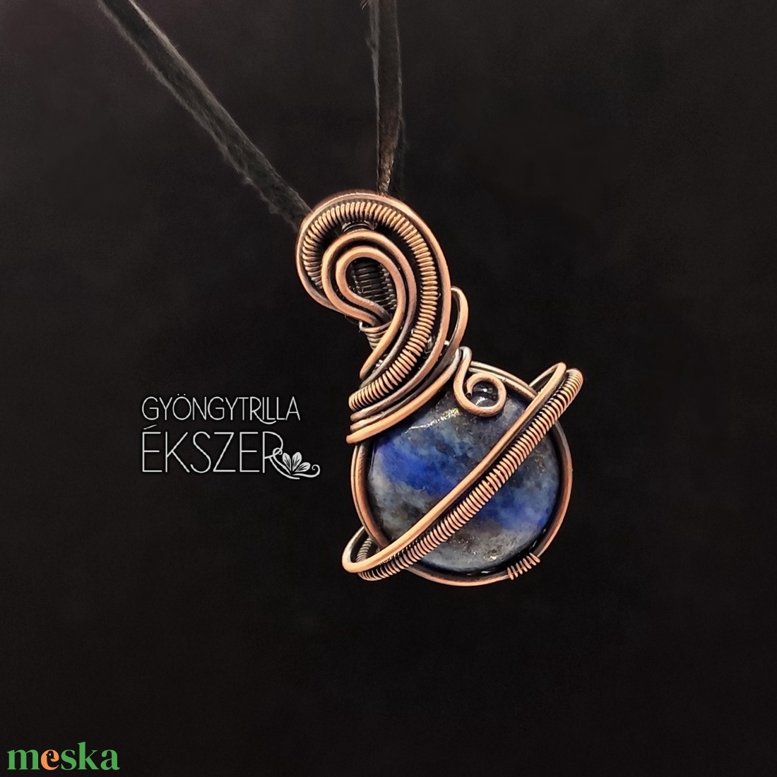 Lapis lazuli bolygó medál antikolt vörösréz befoglalással - ékszer - nyaklánc - medál - Meska.hu