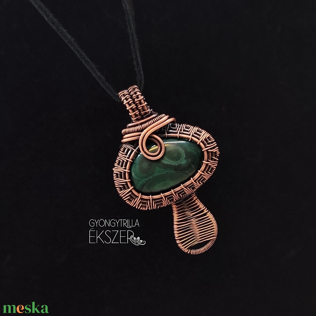 Malachit gomba medál antikolt vörösréz befoglalással - ékszer - nyaklánc - medál - Meska.hu