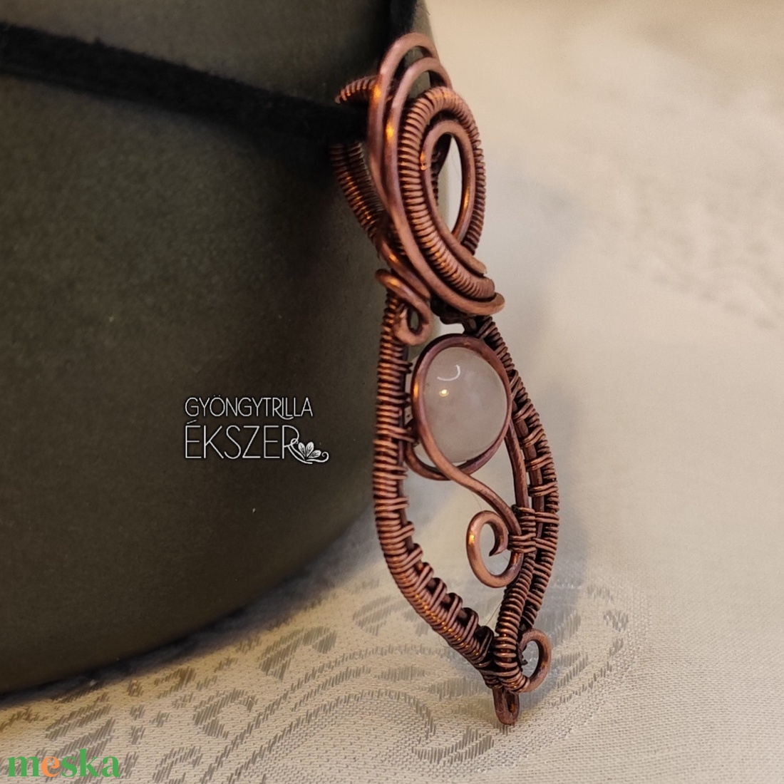 Rózsakvarc ásványgyöngyös antikolt rézdrót medál  - ékszer - nyaklánc - medál - Meska.hu