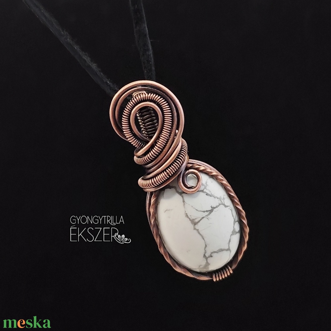 Howlit medál antikolt vörösréz befoglalással - ékszer - nyaklánc - medál - Meska.hu