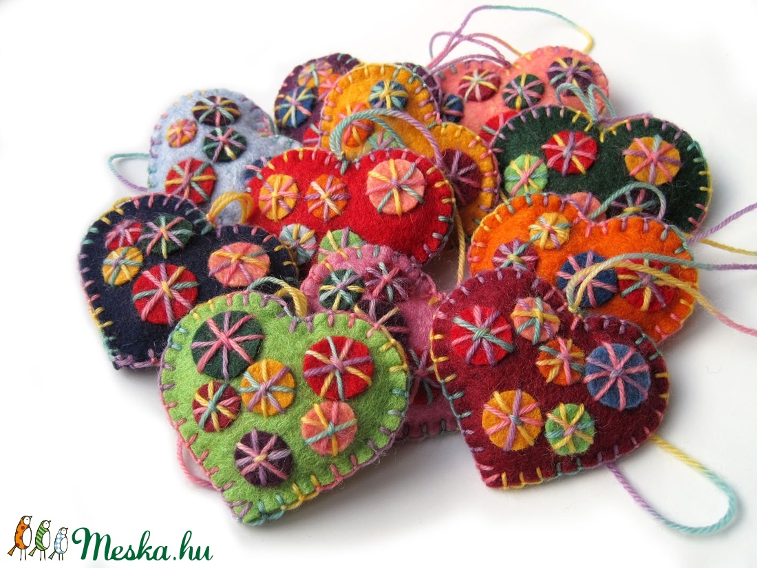10+1 tarkabarka, hímzett, filc szívecske, ballagásra, pedagógusoknak, barátoknak, ajándékkísérő - - Meska.hu 10+1 tarkabarka, hímzett, filc szívecske, ballagásra, pedagógusoknak, barátoknak, ajándékkísérő - - Meska.hu