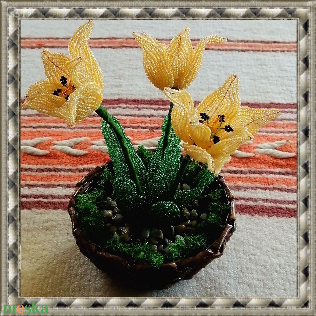 Gyöngyből készített tulipán fonott kosárban GYV26-1-2 - otthon & életmód - dekoráció - virágdísz és tartó - csokor & virágdísz - Meska.hu Gyöngyből készített tulipán fonott kosárban GYV26-1-2 - otthon & életmód - dekoráció - virágdísz és tartó - csokor & virágdísz - Meska.hu