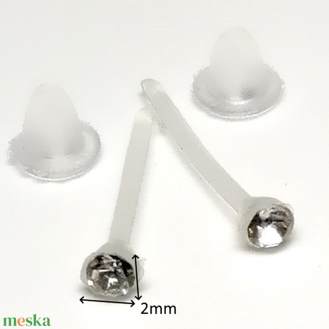 Ékszerek-fülbevalók: szilikon fülbevaló SFSZ-K01-2 kristály köves 2mm-es több színben - ékszer - fülbevaló - pötty fülbevaló - Meska.hu