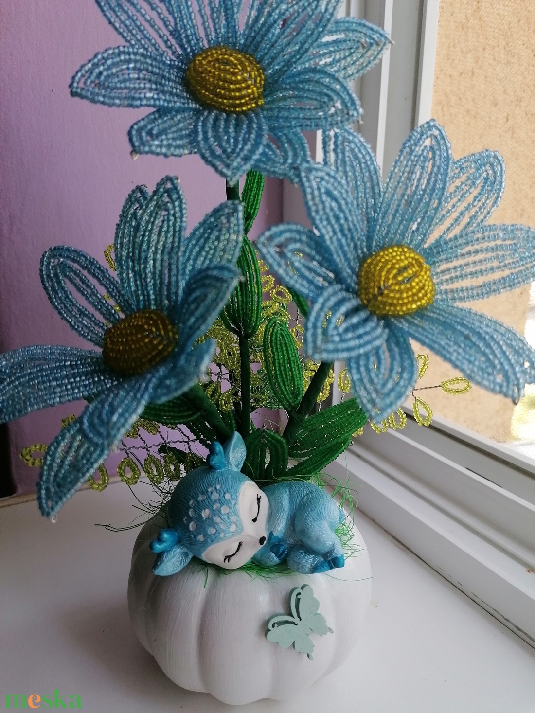 Gyöngyből készült virág őzikével  - otthon & életmód - dekoráció - Meska.hu