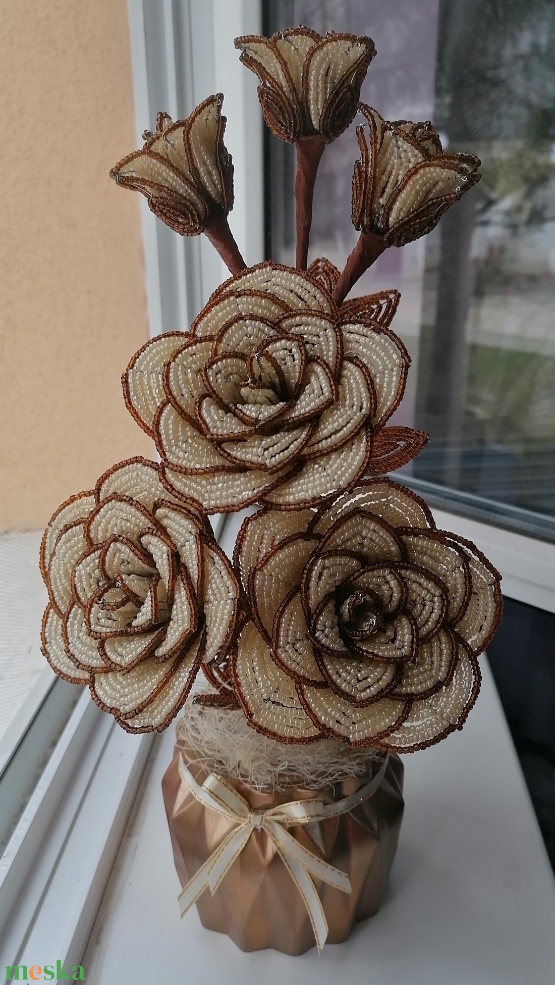 Gyöngyből készült rózsa - otthon & életmód - dekoráció - virágdísz és tartó - csokor & virágdísz - Meska.hu