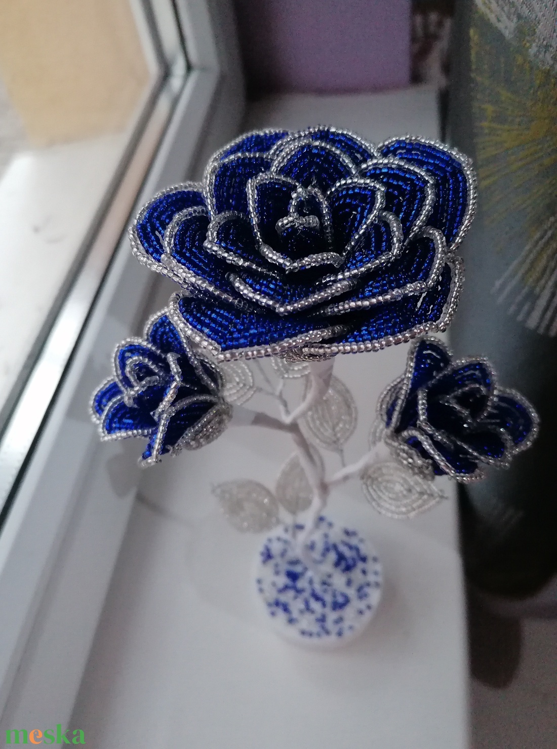 Gyöngyből készült kék rózsák - otthon & életmód - dekoráció - virágdísz és tartó - csokor & virágdísz - Meska.hu